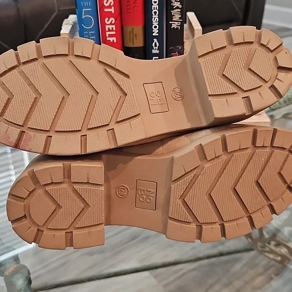 NWOT Tan Ankle Boots for Women 12 - Picture 4 of 5